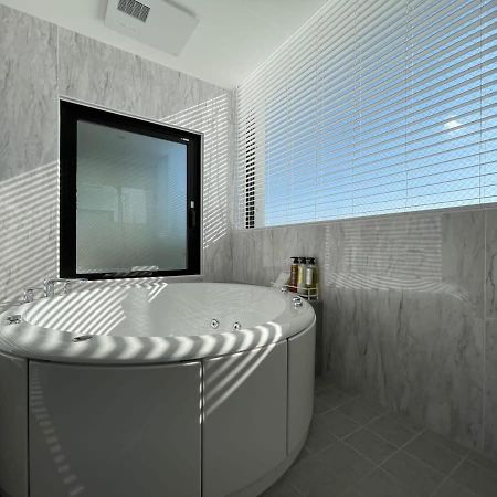 Bhotel Nekoyard - Scenic Penthouse Studio With Jacuzzi & Spacious Terrace Hiroshima Exterior foto